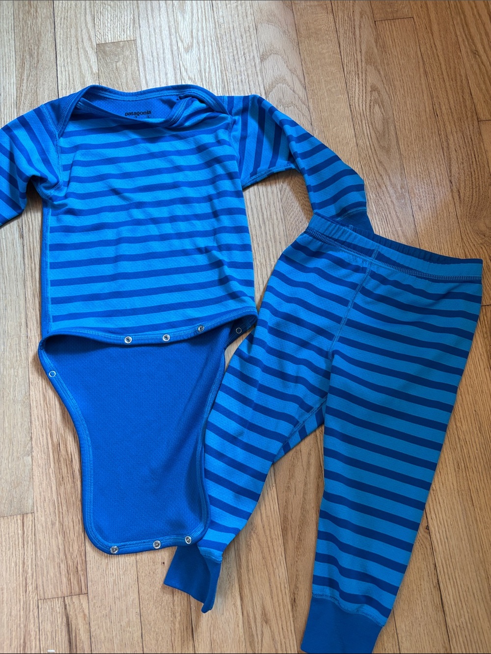 Patagonia Toddler Capilene Set blue stripes sz 2T
